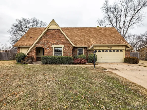 9207 E 68th St, Tulsa, OK 74133