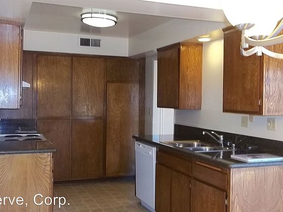 5th image of 300 W Grand Ave APT 3