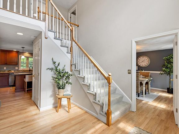3rd image of 6 Bancroft Street