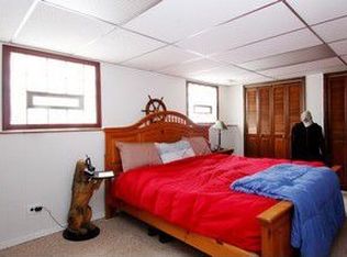 132 Chestnut Ln, Wheeling, IL 60090