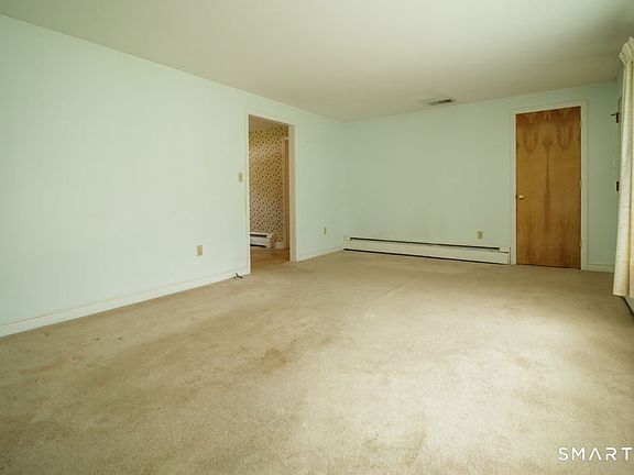 5th image of 41 Beacon Street