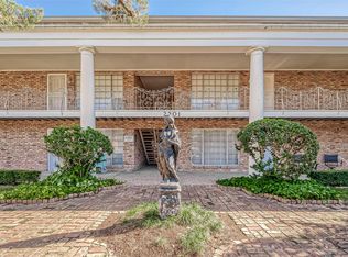 2201 Fountain View Dr APT 9, Houston, TX 77057