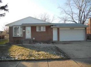 28513 Ursuline St, Saint Clair Shores, MI 48081