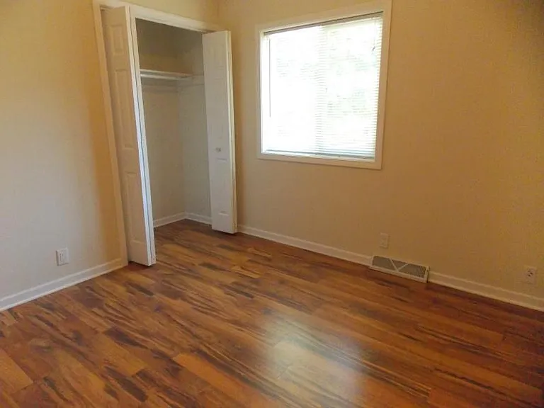 9804 S 23rd St — Photo 21