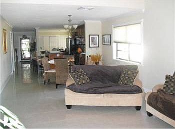 2nd image of 3719 Estepona Ave