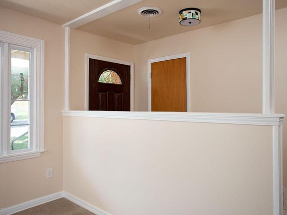 4th image of 408 Holman Ln