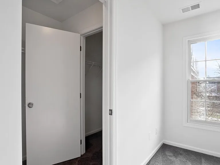 8852 Mansion View Ct — Photo 10