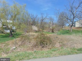 1126 W Wynonah Dr, Auburn, PA 17922
