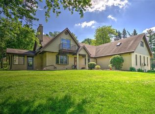 1012 W Sutter Rd, Glenshaw, PA 15116