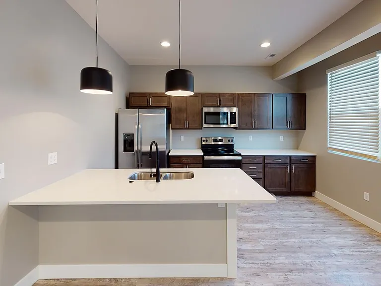 1013 Sunrise Dr — Photo 13