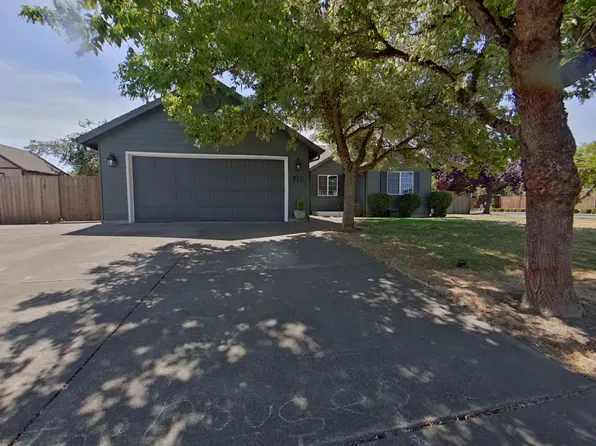 910 Arrow Leaf Ave, Harrisburg, OR 97446