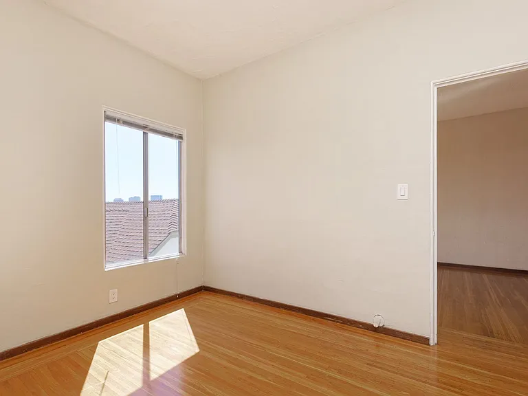 848 Vermont St — Photo 14