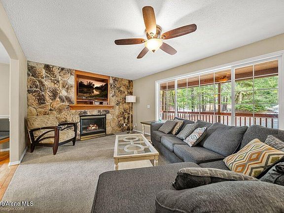 4th image of 15951 N Pinewood Way