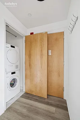 Laundry, photo 1