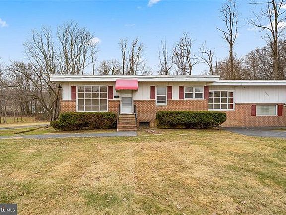4th image of 10879 Clarksville Pike