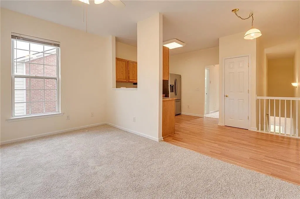 2 bed, 2.5 bath, 1468 sqft, $1,900 — Photo 4