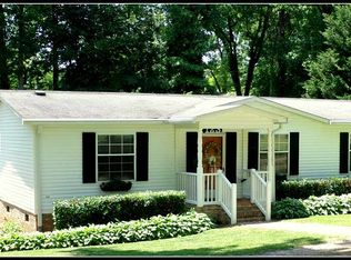 123 Pineview Dr, Inman, SC 29349