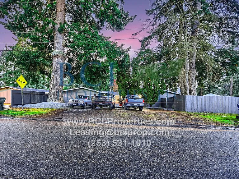 1122 Neil St NE — Photo 26