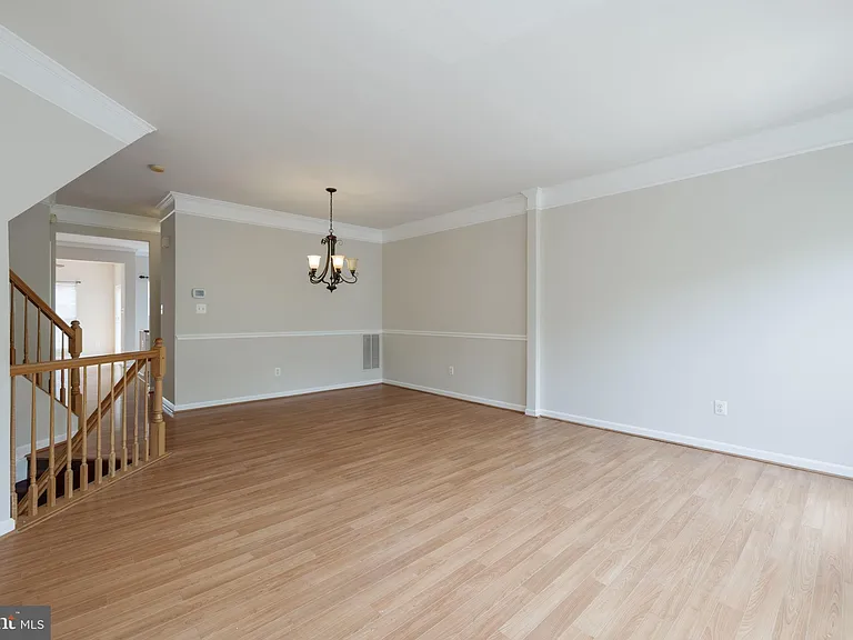 5319 Waldo Dr — Photo 7