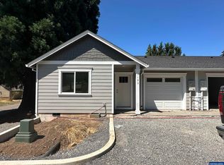 1195 48th Ave, Sweet Home, OR 97386