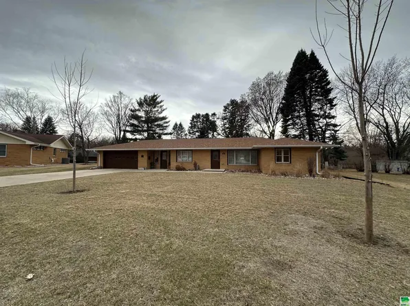 1681 Pleasant Court Dr, Sheldon, IA 51201