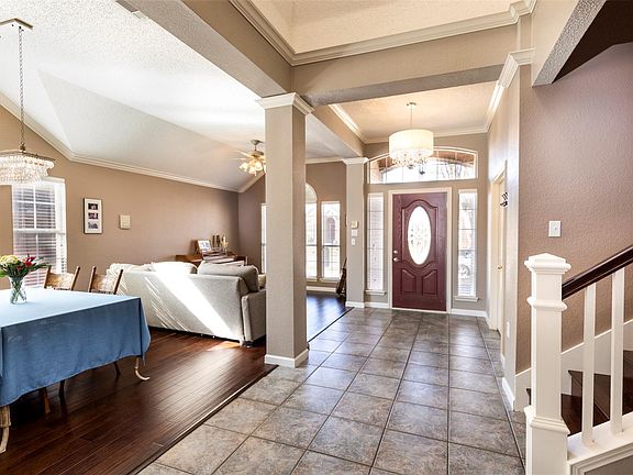2nd image of 5117 Vineyard Ln