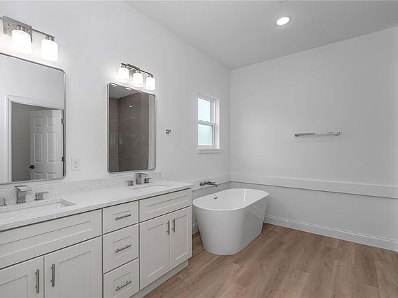 3rd image of 8101 SW 132nd Loop