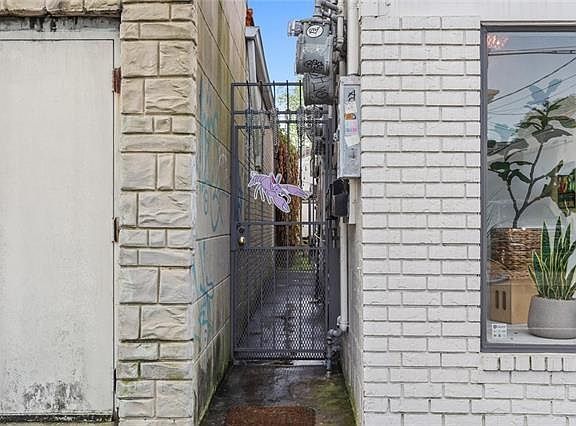 2nd image of 4514 Magazine St #C