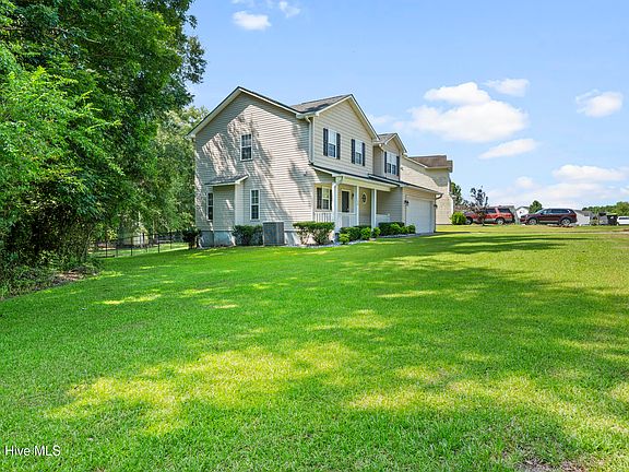 2nd image of 124 Briar Hollow Drive