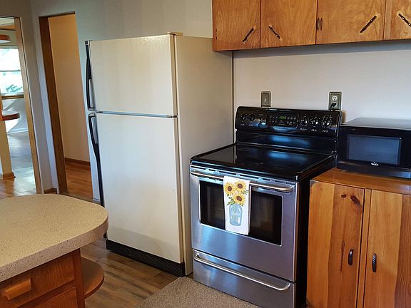 5th image of 10581 Cleveland Ave