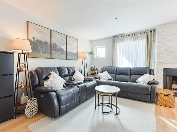 200 Falls Blvd Unit I301, Quincy, MA 02169