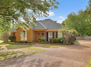 102 Middle Field Dr, Canton, MS 39046