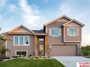 19085 Cottonwood St, Gretna, NE 68028