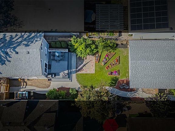 2nd image of 924 6th Ave N