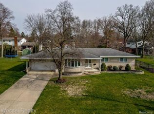 6769 Donnybrook Dr, Shelby Township, MI 48316