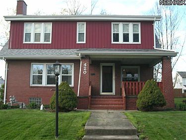 2nd image of 420 E Broadway Ave