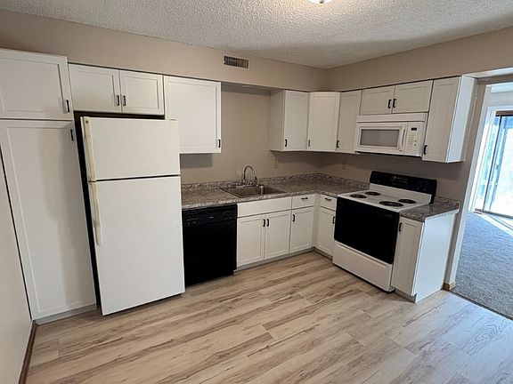 3rd image of 1110 5th St #A