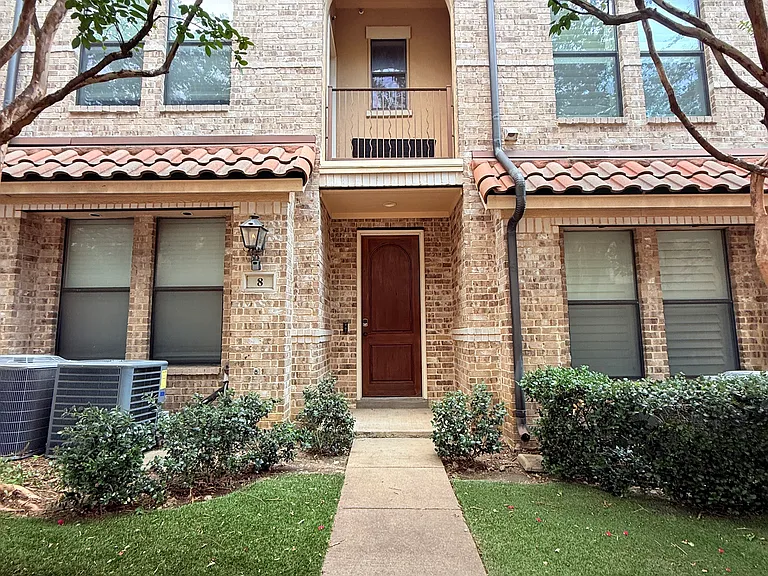 4230 Travis St #8 — Photo 1