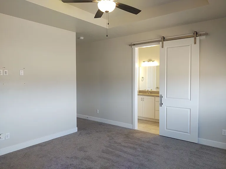 2118 W 380 S — Photo 11