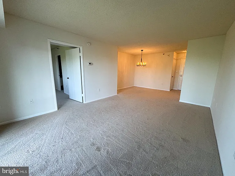 15107 Interlachen Dr #807 — Photo 4