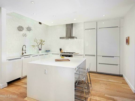 4th image of 250 West St APT 10C