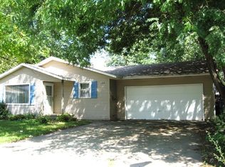 299 Edgemere Ct, Bourbonnais, IL 60914