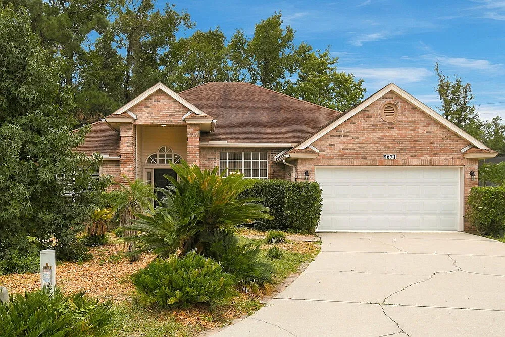 4 bed, 2.0 bath, 2154 sqft, $2,925 — Photo 1