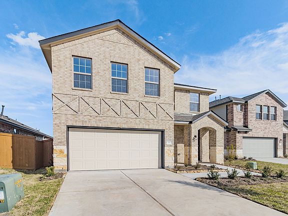 Welcome to 2112 Sweet Bay Drive located in the community of Lago Mar and zoned to Dickinson ISD.