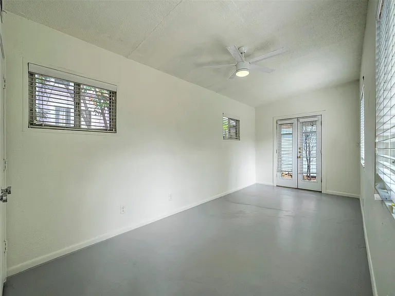 1803 Pearl St — Photo 18