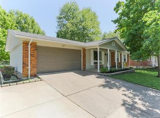 511 New Smizer Mill Rd, Fenton, MO 63026