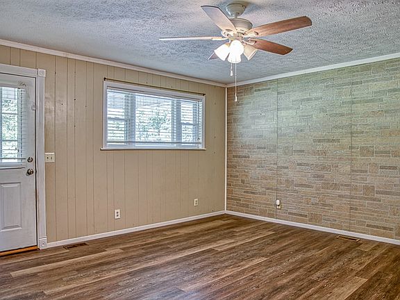 5th image of 620 Harmony Rd