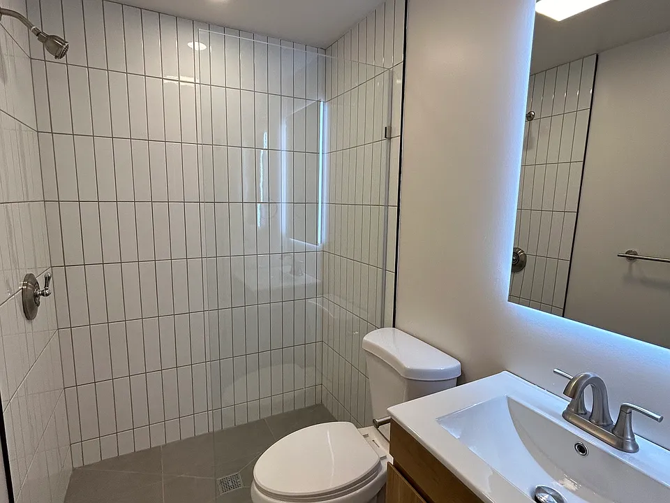 109 Montgomery St #4