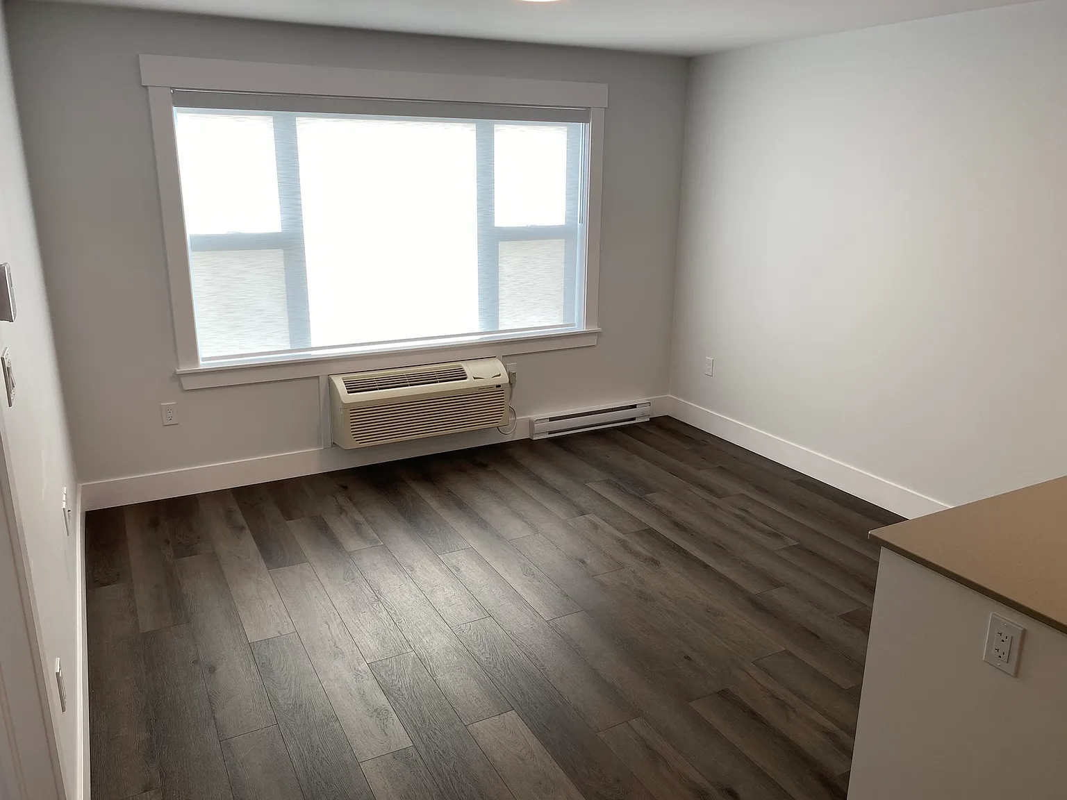 1 bed, 600 sqft, $1,352 — Photo 3