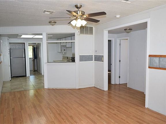 5th image of 811 N Hobson Ave